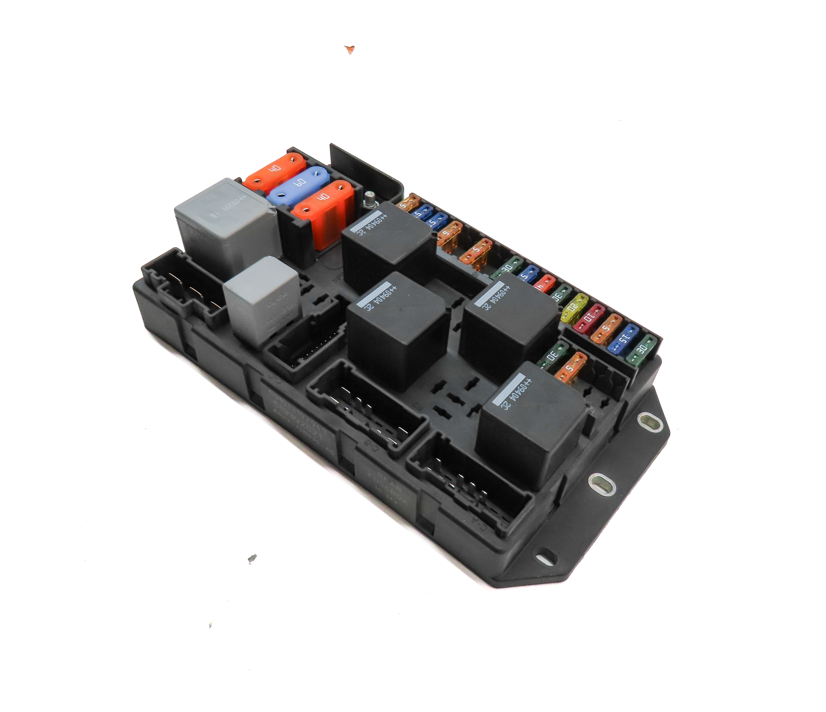 2010 RANGE ROVER (L322) REAR FUSEBOX RELAY FUSE BOX — exact item pictured